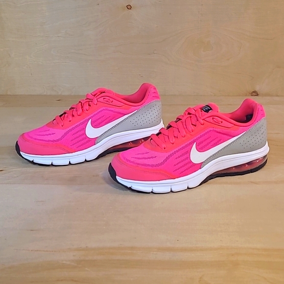 Nike Air Maximize Pink Athletic Youth 2 Left Shoes - Picture 4 of 10